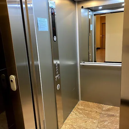 Sunny By The Sea With Garage Apartmán